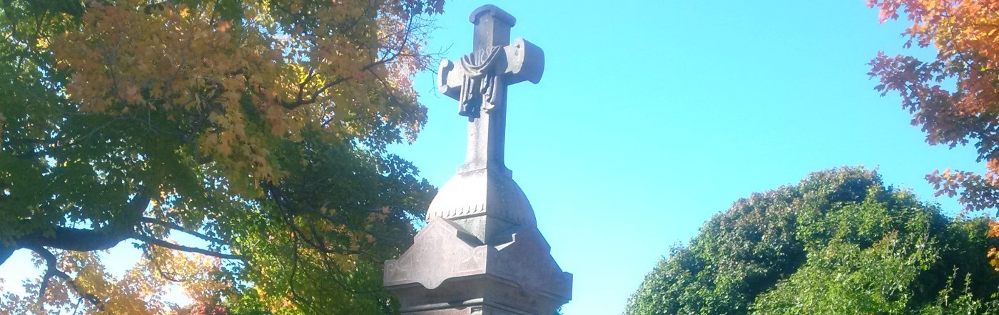 Tombstone in the Fall