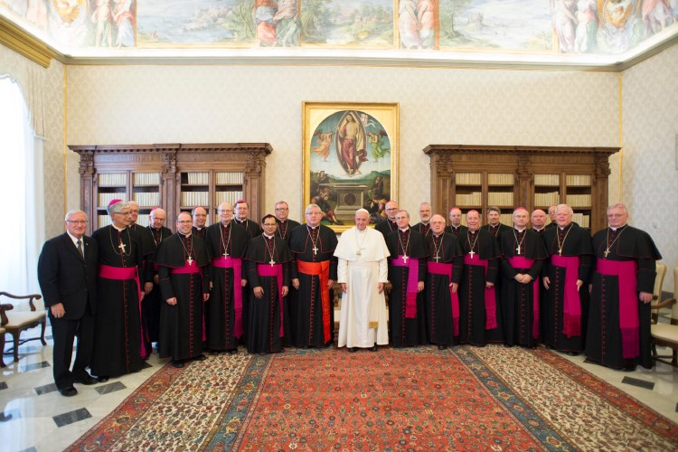 Pope Francis with Bishops from Ontario in 2017